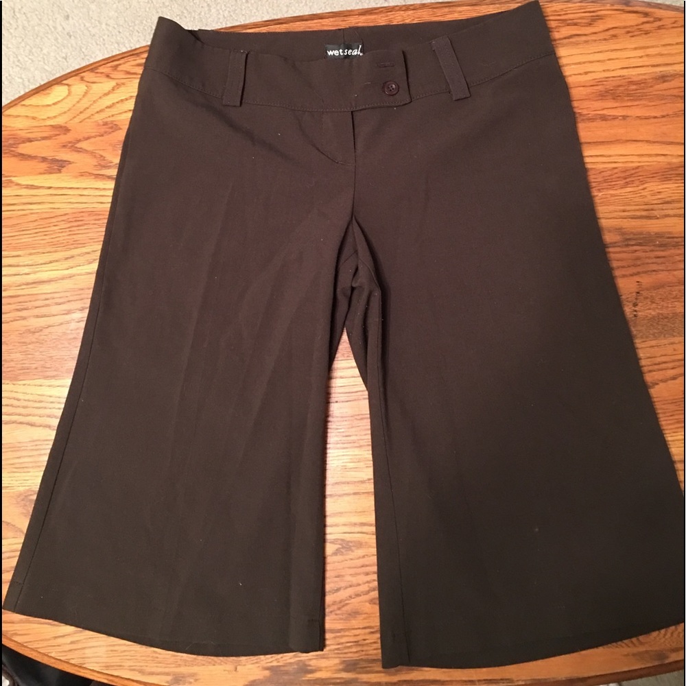Wet Seal dress capris brown large